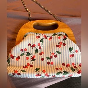 crown and ivy over the shoulder bag
